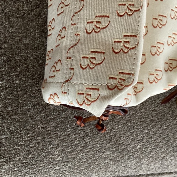 Dooney and Burke monogram white canvas purse - Picture 4 of 10